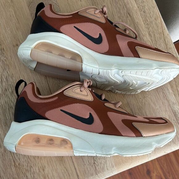 Nike air max 200 bronze redand black sneaker size 9.5 - Picture 2 of 8